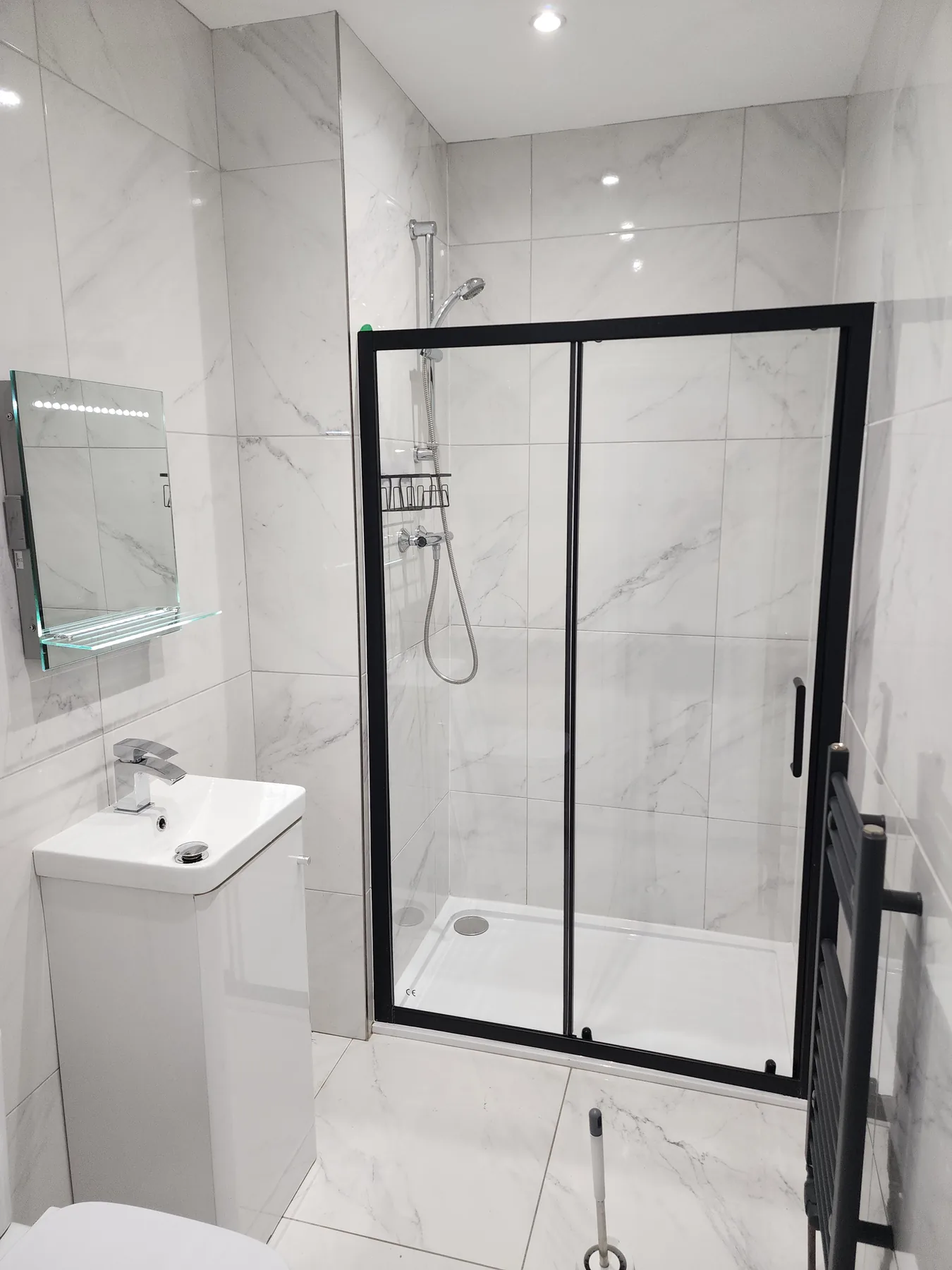 WhiteForm cleaned bathroom